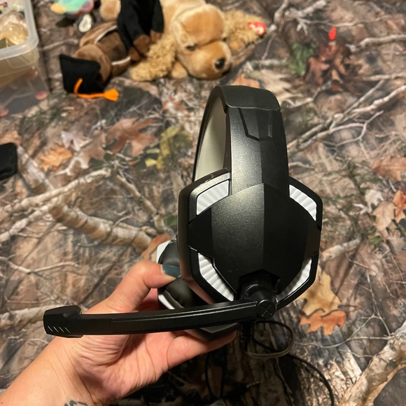 Gaming Headset - Picture 2 of 3